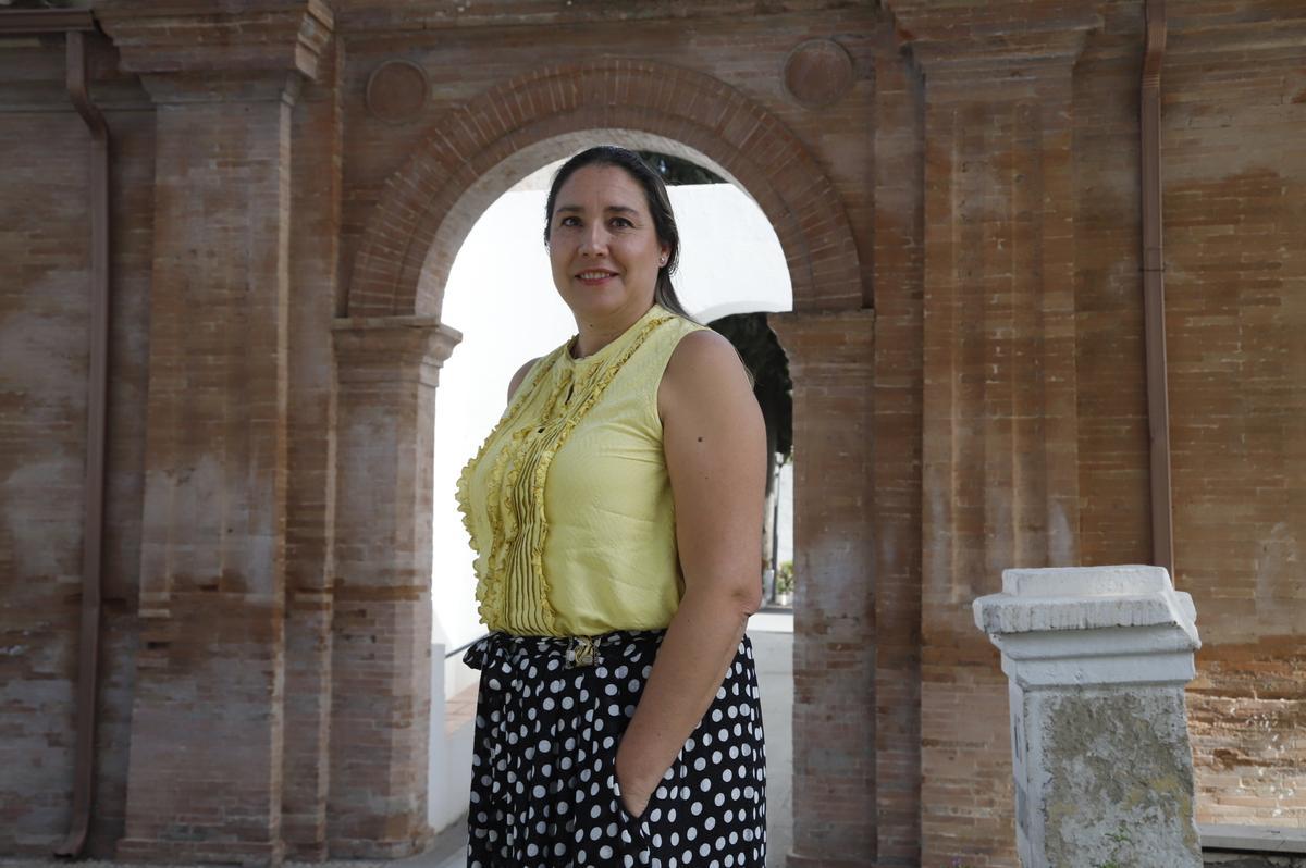 María Luisa Gómez Calero en el cementerio de San Rafael.