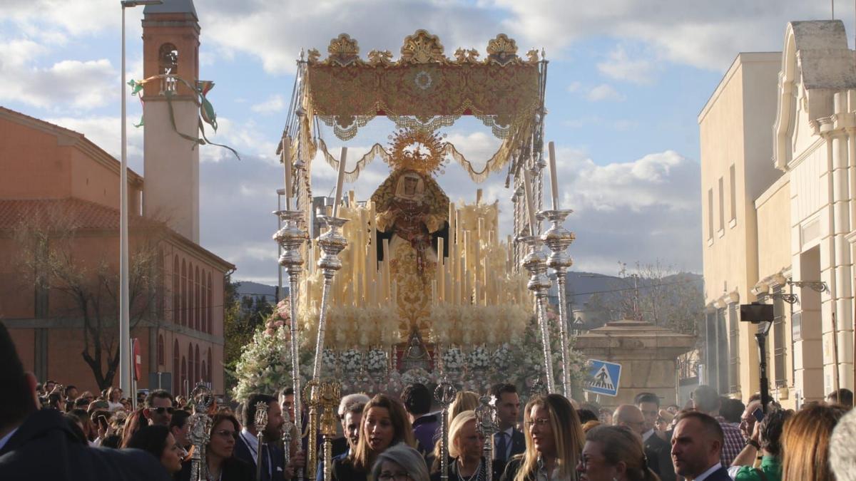 Salida proceisonal de la Santísima Virgen de la O por las calles de Fátima en abril de 2023.