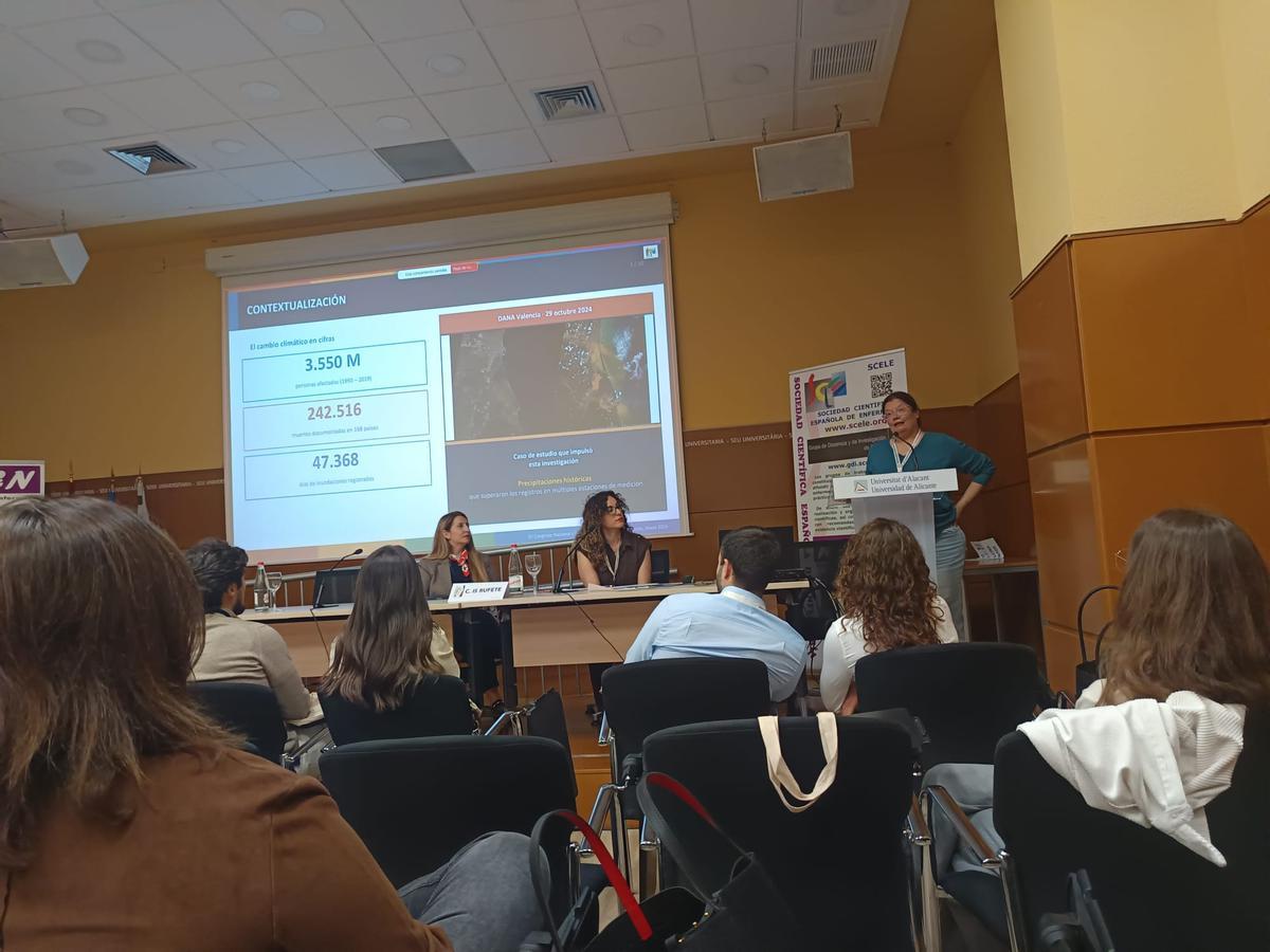Anna Rodes Cascales, hace unos días, durante la presentación de su trabajo en el congreso.