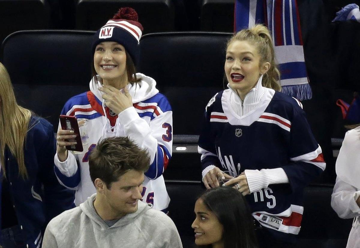Bella y Gigi Hadid, emocionadas en el partido de los Rangers