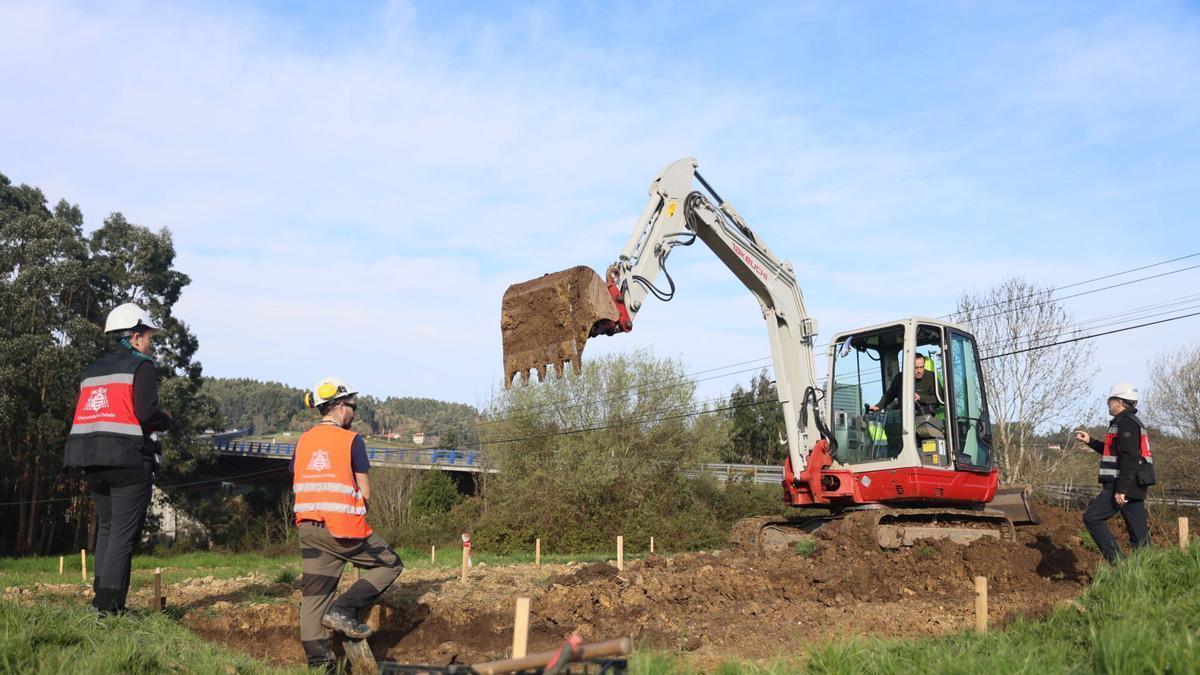 En imágenes: Primer día de excavación arqueológica en la fosa común de La Lloba (Castrillón) tras el parón invernal
