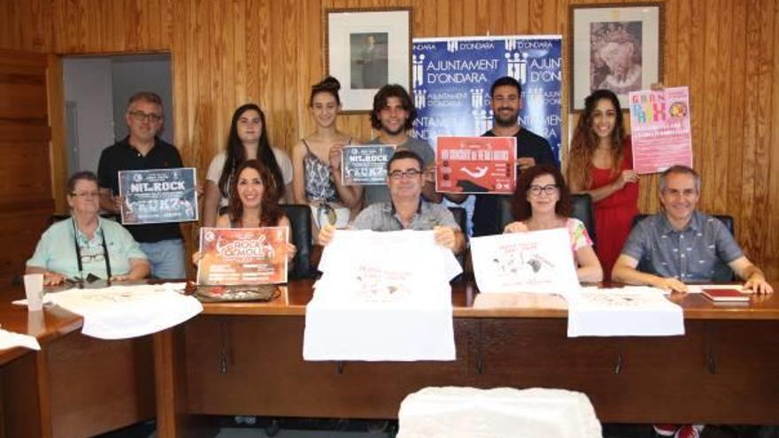 La Quinta &#039;Els Ajocats&#039;, la Comisión Sant Jaume y la Comisión de bous, en la presentación de las fiestas.