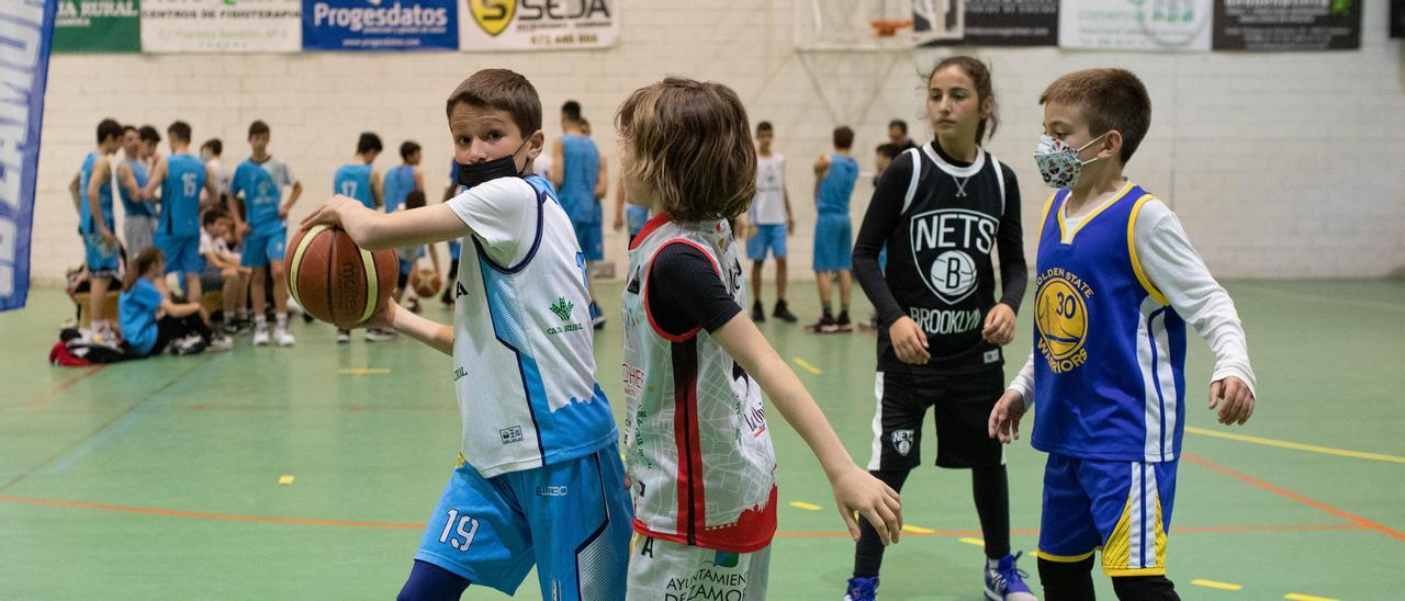 Imagen de uno de los partidos de la Liga Interna del CB Zamora.