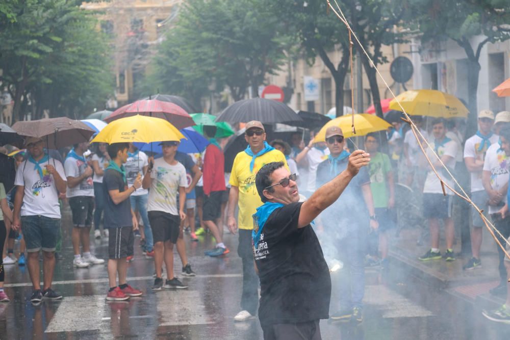 Correr la traca y suelta de globos fiestas mayores Elda