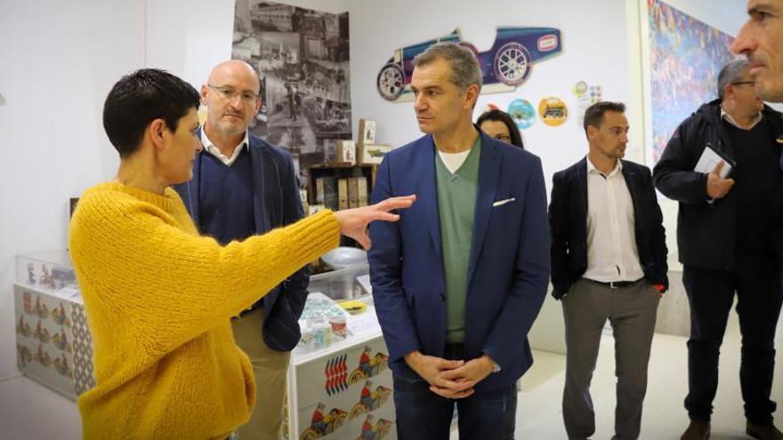 Toni Cantó junto a Nicolás Martínez visitando el Museo del Juguete