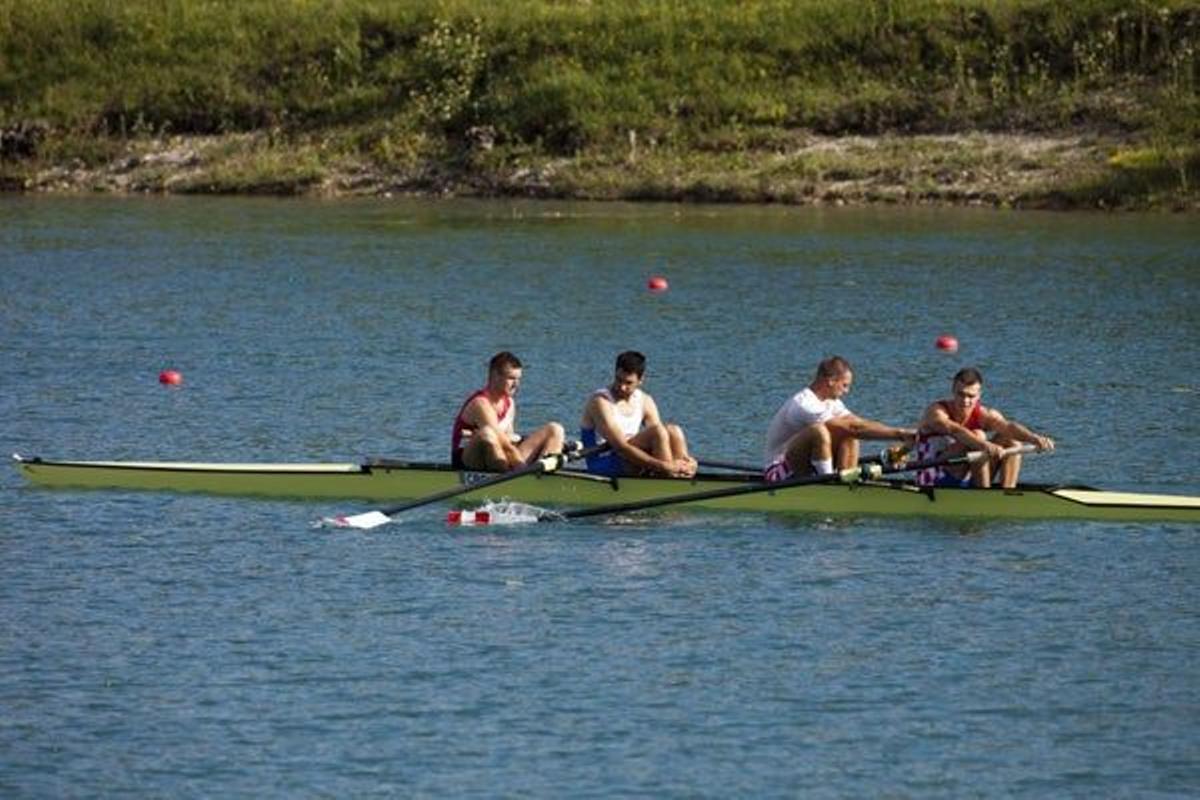 El Lago Jarun es uno de los  lugares de descanso de los habitantes de Zagreb y el centro de deportes y recreación más popular de la ciudad.