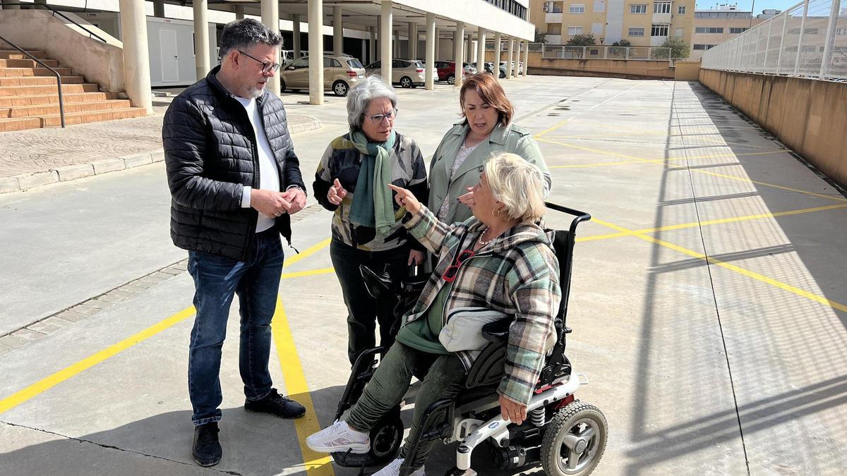 El grupo municipal socialista en el Ayuntamiento de Málaga ha criticado el cierre del aparcamiento de las Urgencias del Hospital Materno Infantil, además de la restricción del acceso a los pacientes al parking del centro de salud de Colonia Santa Inés