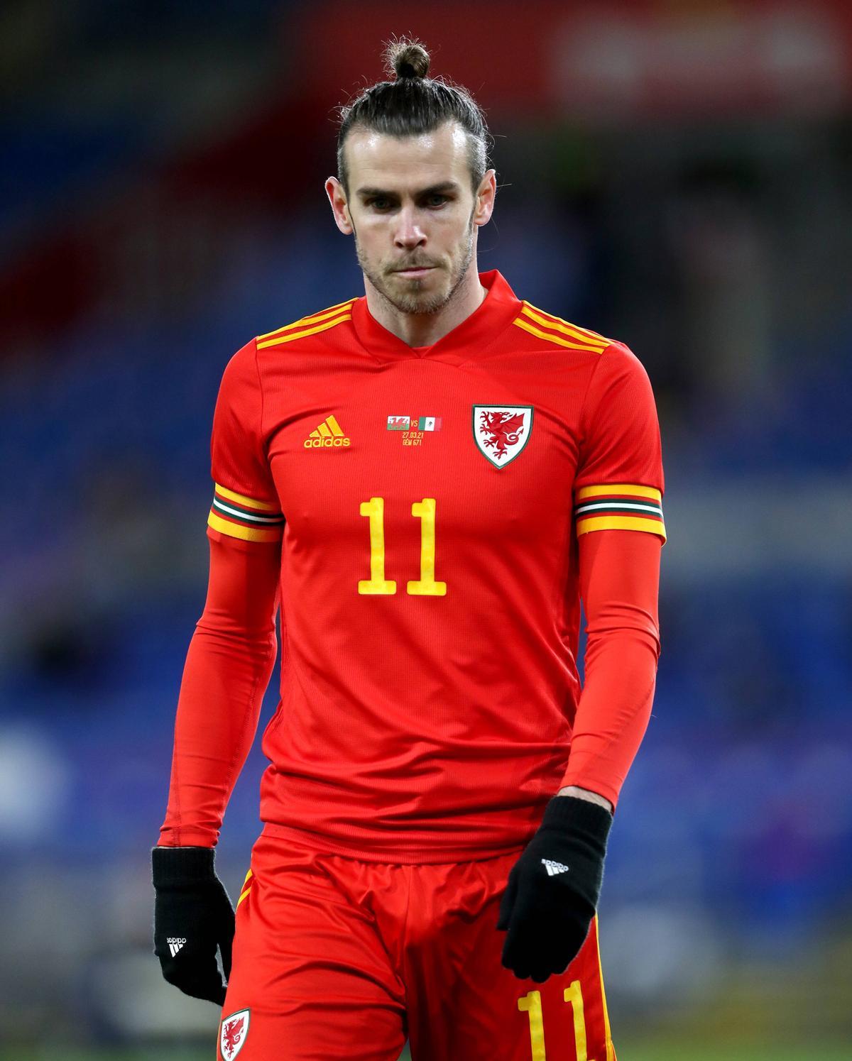 Equipación de Gales