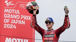 Pecco Bagnaia celebra su victoria