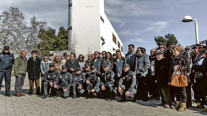 Noguera, Pastor y Palauzié presentaron la nueva unidad en Son Ximelis ante representantes vecinales.