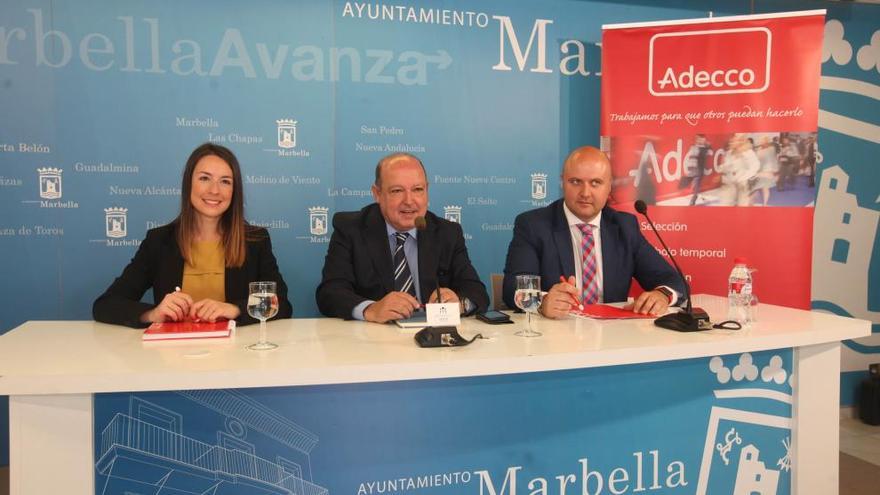 Desirée Tejada, Miguel Luna y Pablo Reyes, ayer, durante la presentación de la iniciativa.