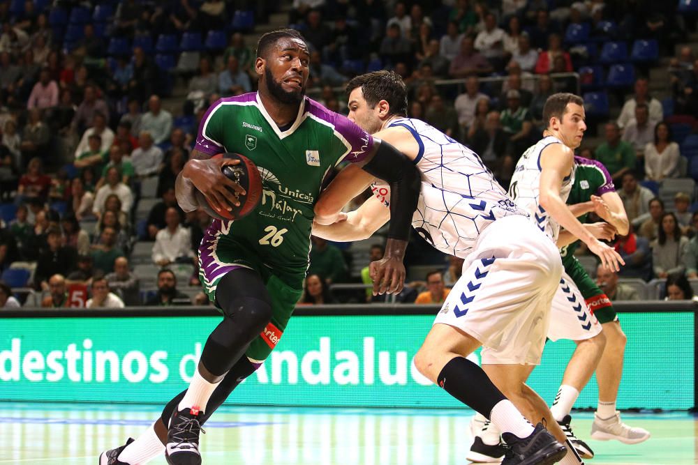 El equipo malagueño aprovecha la visita del colista de la ACB, con el peor ataque de la Liga, para lamer las heridas producidas por el Alba con un triunfo cómodo y liderado por Roberts y Dani Díez