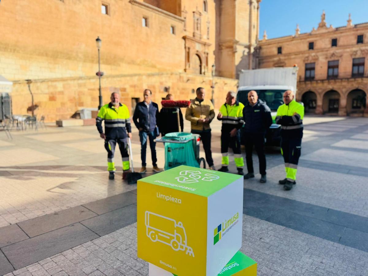 Presentación del dispositivo este martes en la Plaza de España de Lorca.