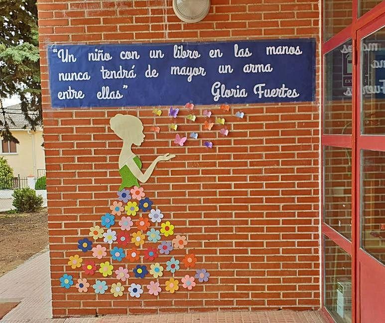 Decoración primaveral en el CRA Guareña. | Cedida