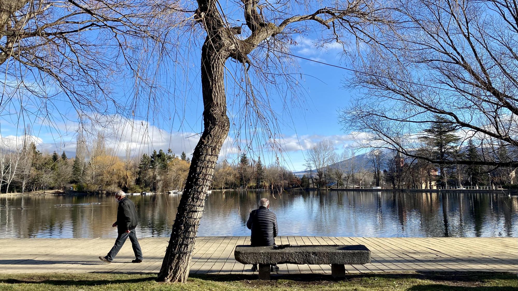 Ambiente en el estanque de Puigcerdà, en diciembre