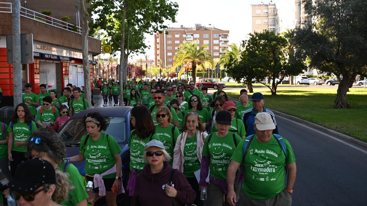 Marcha Solidaria Contra el Cáncer 2023 de Aoex en Badajoz.