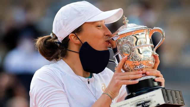 La jove polonesa Iga Swiatek fa història en Roland Garros