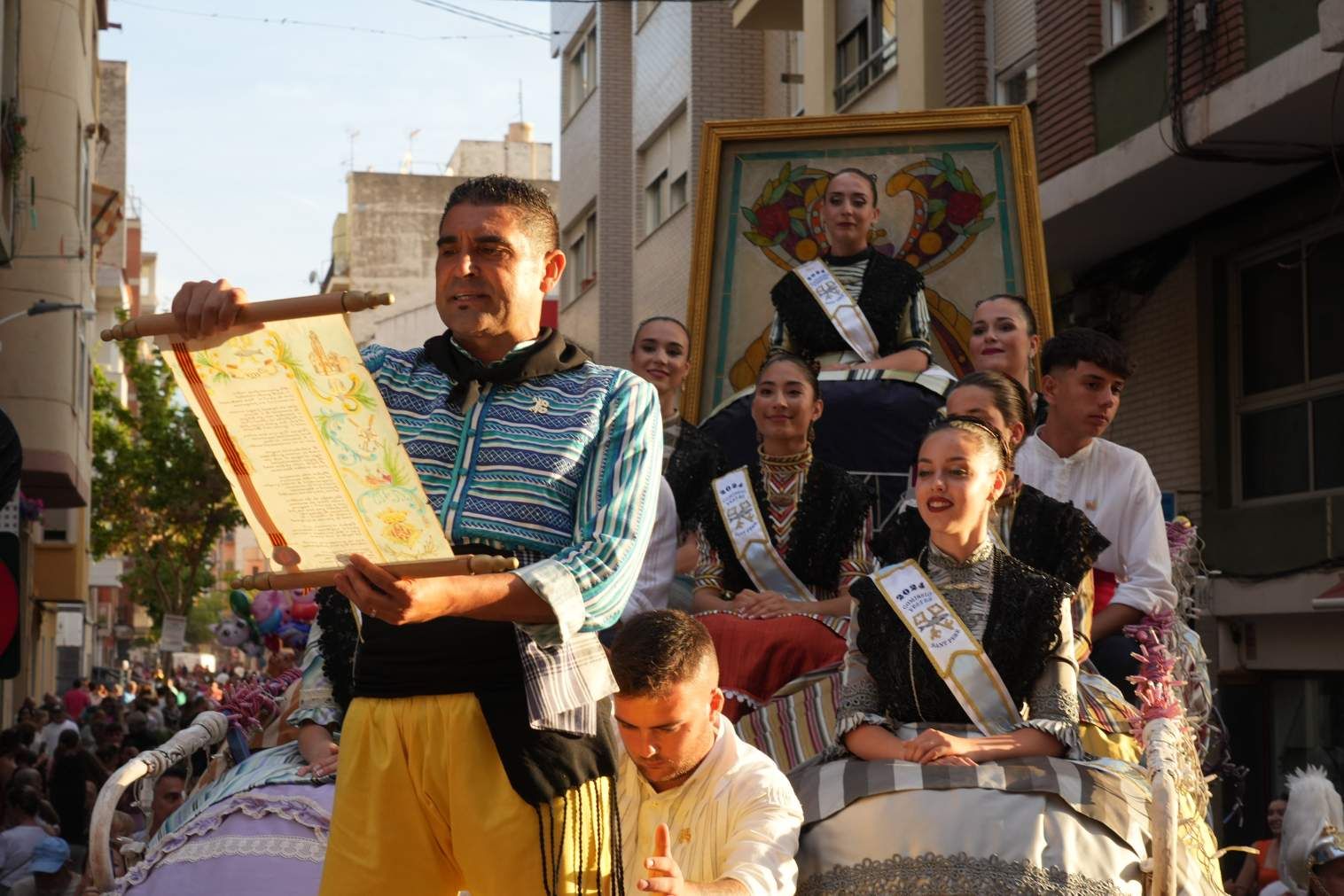 El Grau da inicio a las fiestas de Sant Pere con pólvora, bous y música