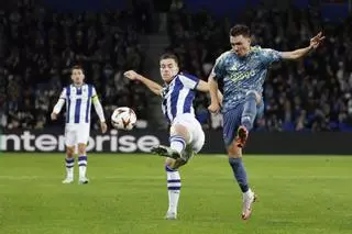 La Real vence al Ajax en una gran segunda parte