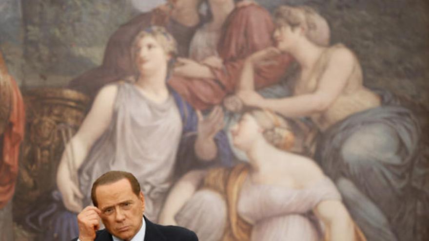 Un pensatiu Berlusconi, ahir durant una roda de premsa a Roma.