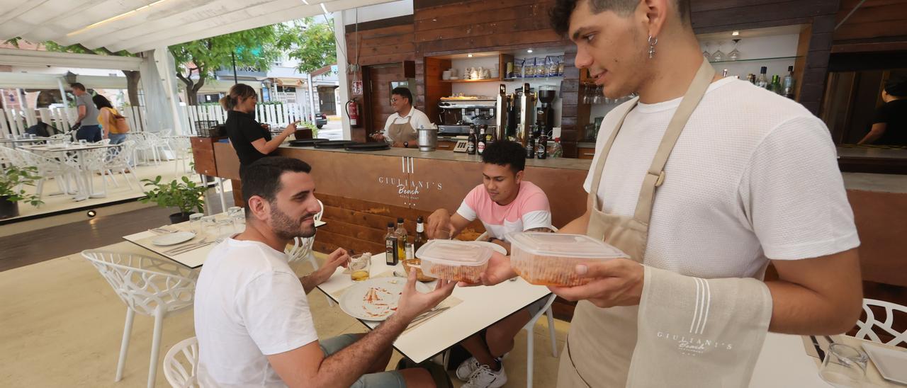 Imagen del restaurante Giuliani’s de Benicàssim que ofrece a sus clientes para llevar la comida que ha sobrado.