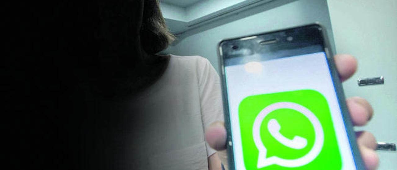 "Mi hijo recibió 14.000 whatsApp en tres días"