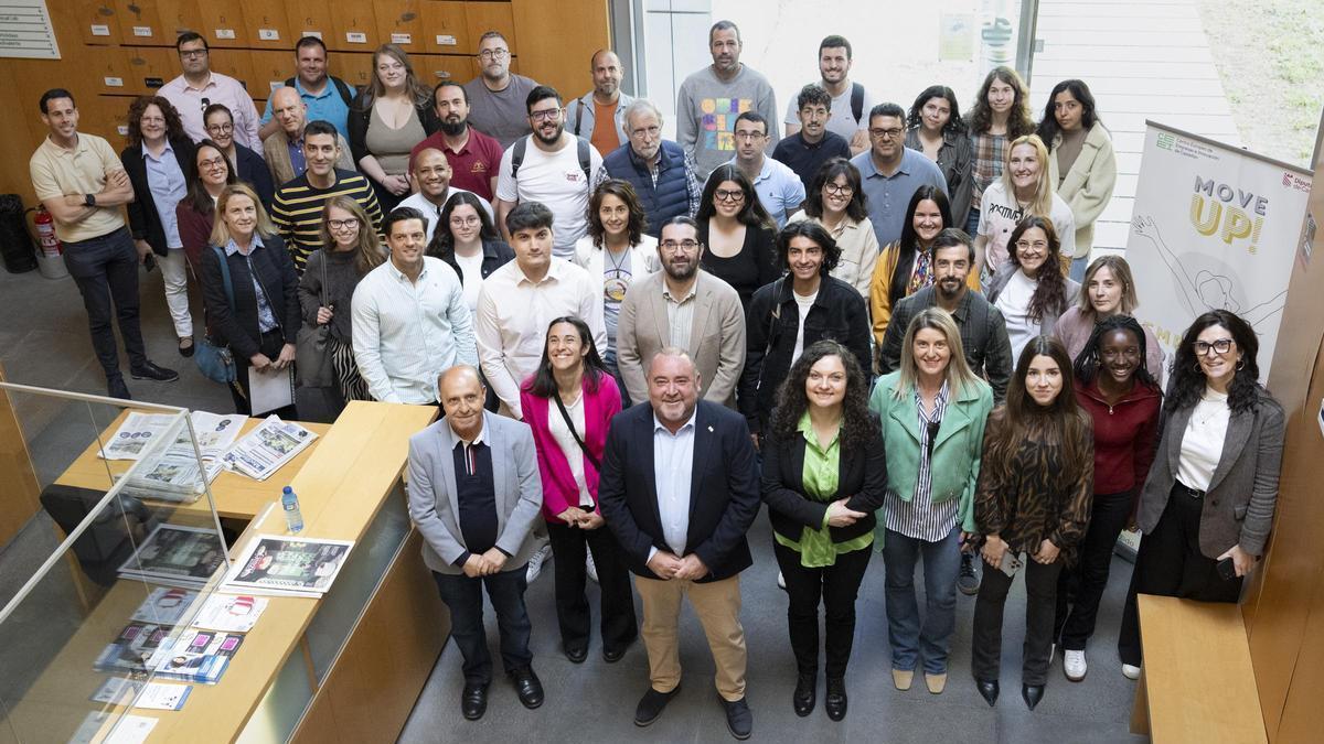 Los miembros del programa Move Up!