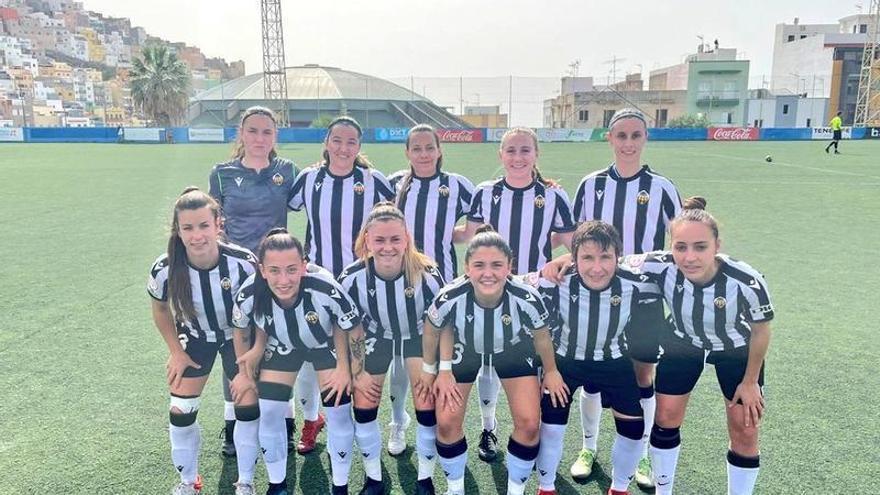 El Castellón femenino naufraga en Tenerife (5-1)