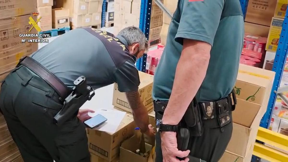 La Guardia Civil retira más de 3.400 botellas de alcohol ilegal