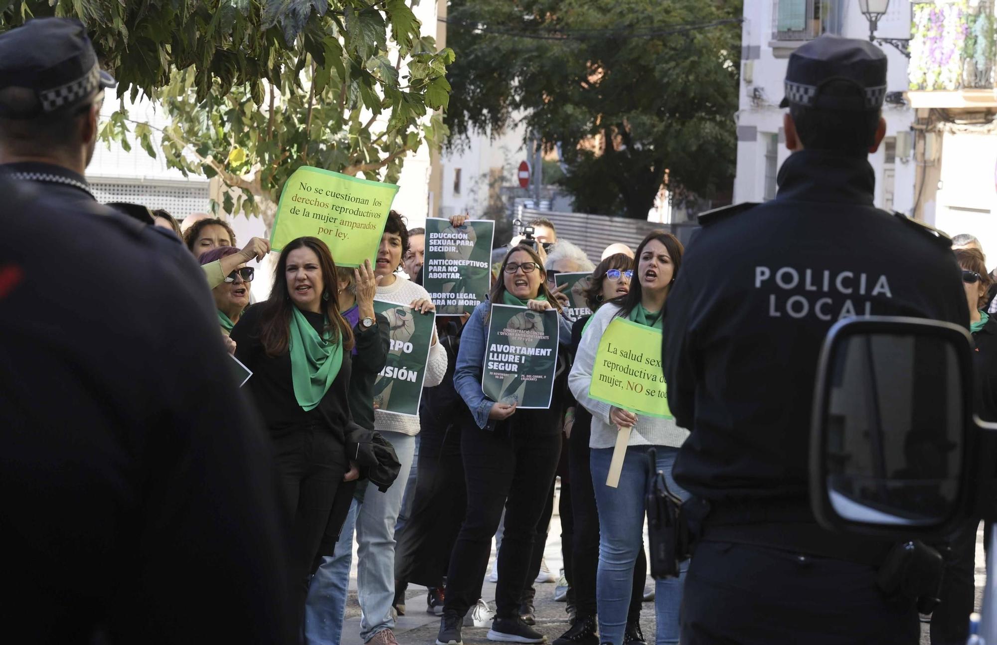 PP y Vox inauguran la polémica oficina "antiaborto" de Alicante entre críticas por "ilegal"