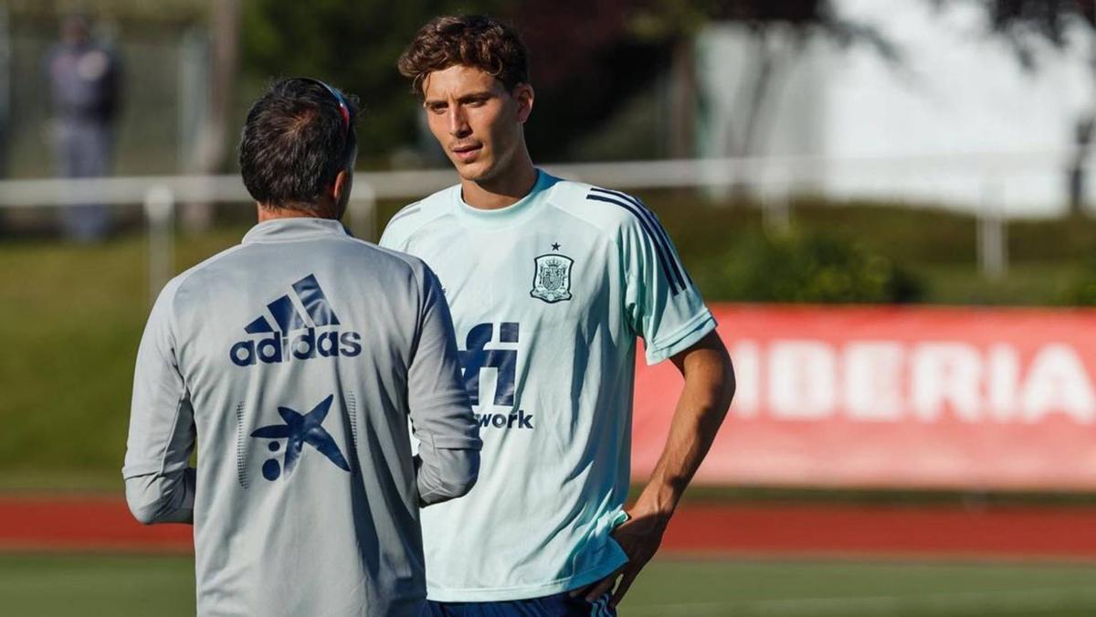 Así están siendo los entrenamientos individuales de Pau Torres con la selección