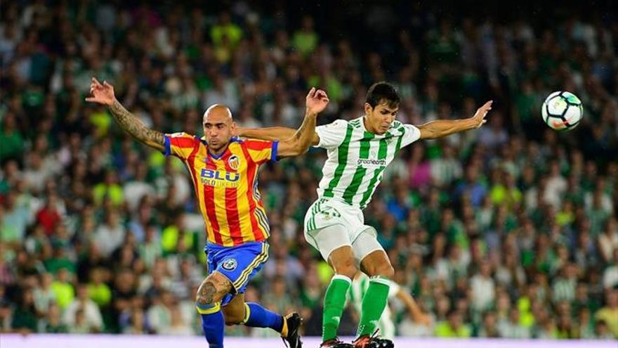 Festival del Valencia en una locura de partido ante el Betis