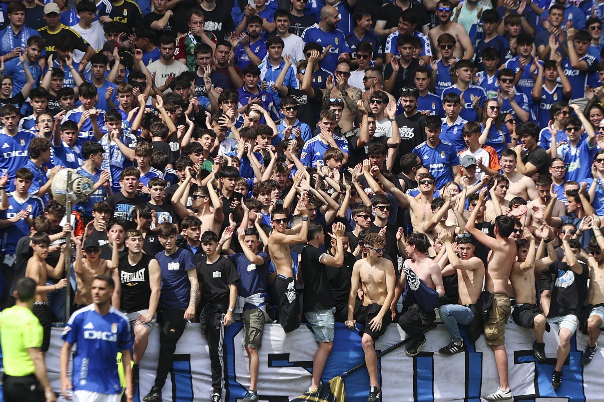 EN IMÁGENES: Ambientazo en la valiosa victoria del Oviedo contra el Zaragoza