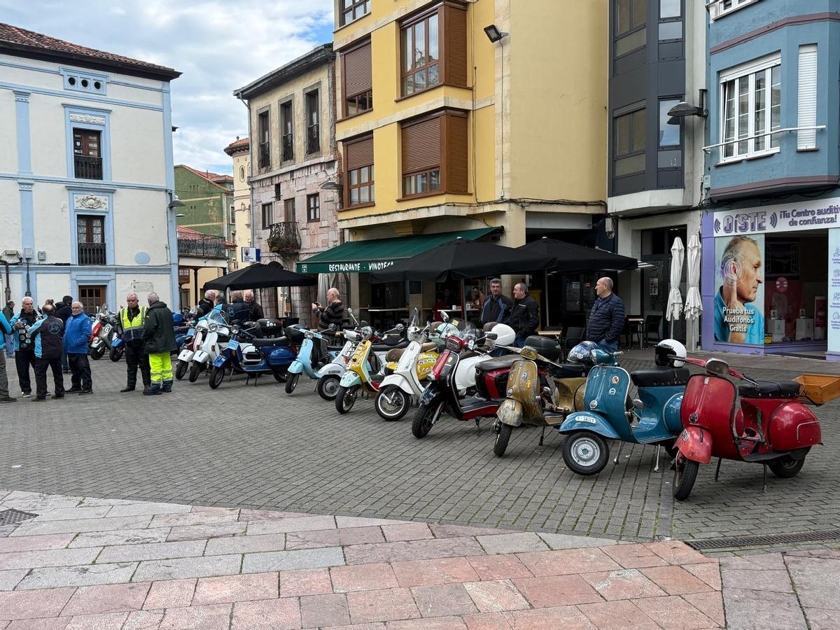 La concentración de vespas y lambrettas de Grado, en imágenes La concentración de vespas y lambrettas de Grado, en imágenes