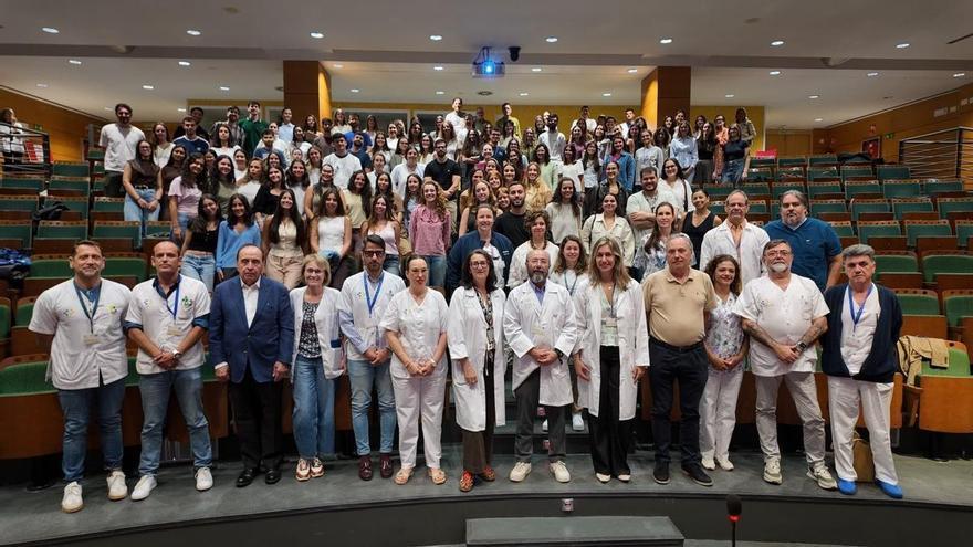 Cien nuevos médicos y enfermeras inician su formación en el Hospital Insular y en el Materno Infantil