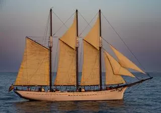 Atraca a Palamós un veler de 1917 construït per al comerç de sal en ports del Mediterrani i l’Àfrica