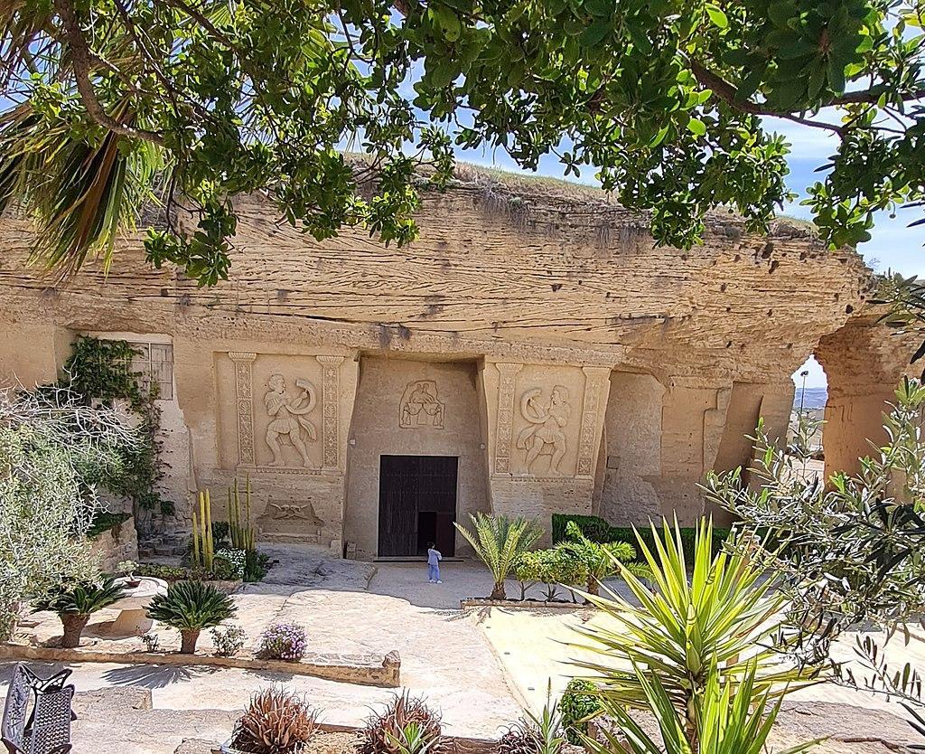 Descubrimos esta maravilla sevillana que nos recuerda al Tesoro de Petra.