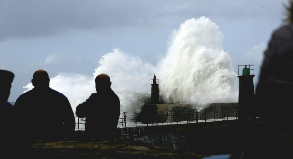 Temporal de viento y oleaje en Asturias