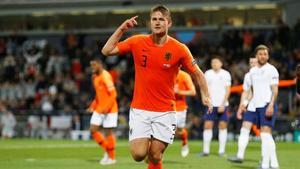 El defensa holandés Matthijs de Ligt celebra su gol ante Inglaterra durante el encuentro con su selección del 6 de junio del 2019 en Portugal. 