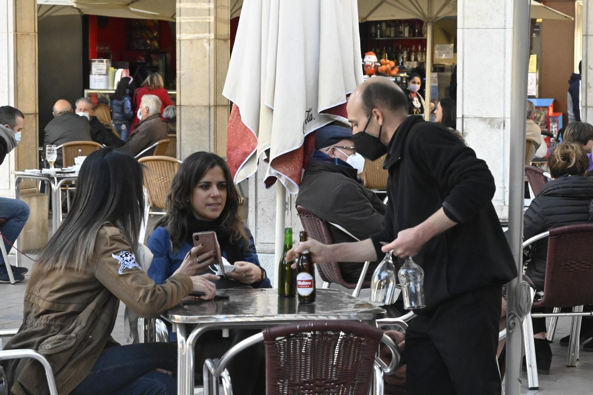 Los empleados del sector de la hostelería se encuentran, en general, entre quienes más poder adquisitivo perderán en Castellón, tras años sin convenio.