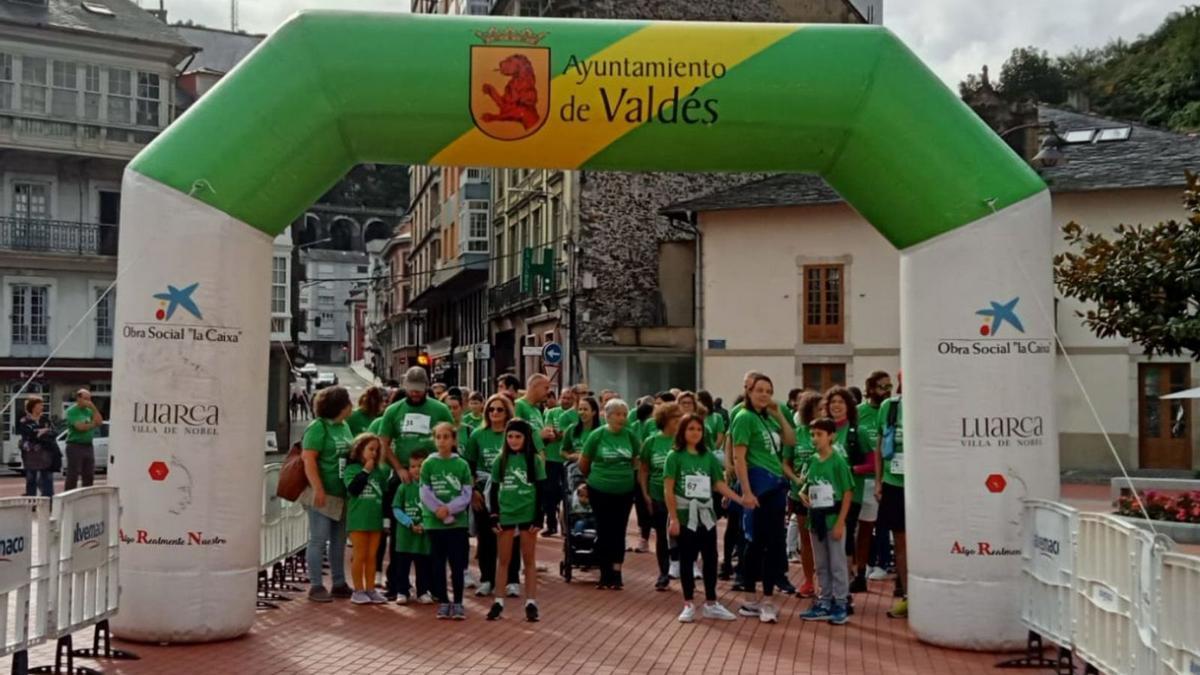 Luarca muestra su cara solidaria contra el cáncer - La Nueva España