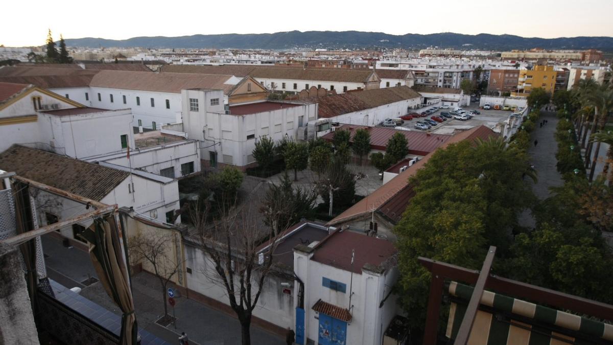 Vista área de las instalaciones de la Farmacia militar en Córdoba.