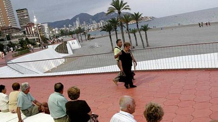 Un tramo del Paseo de Poniente de Benidorm.