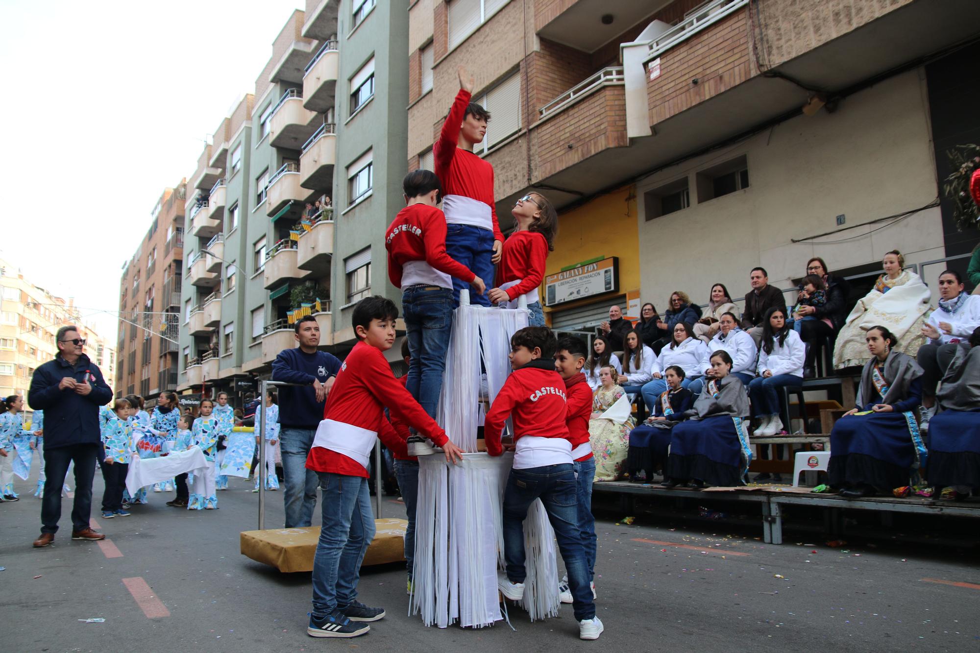 Búscate en las fotos del premio al Barri València en la cabalgata del Ninot infantil de Burriana