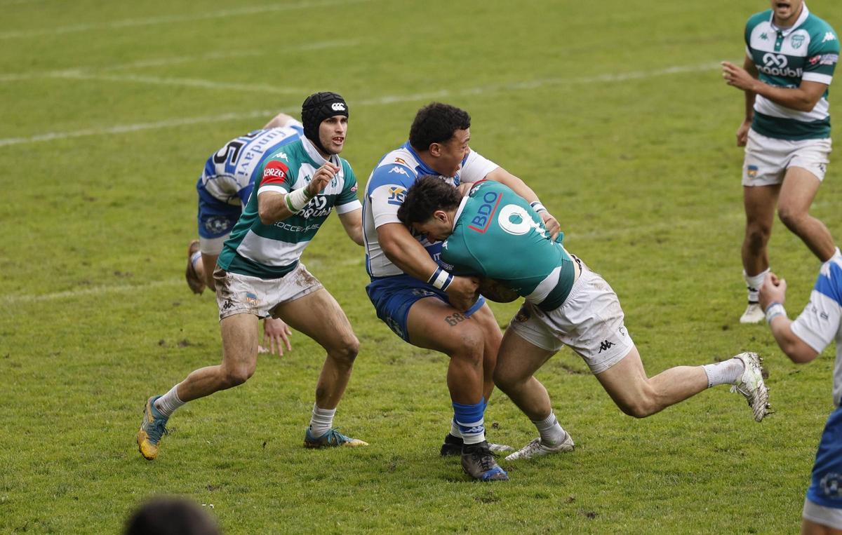 Una jugada del Pasek Belenos-Valencia RC.