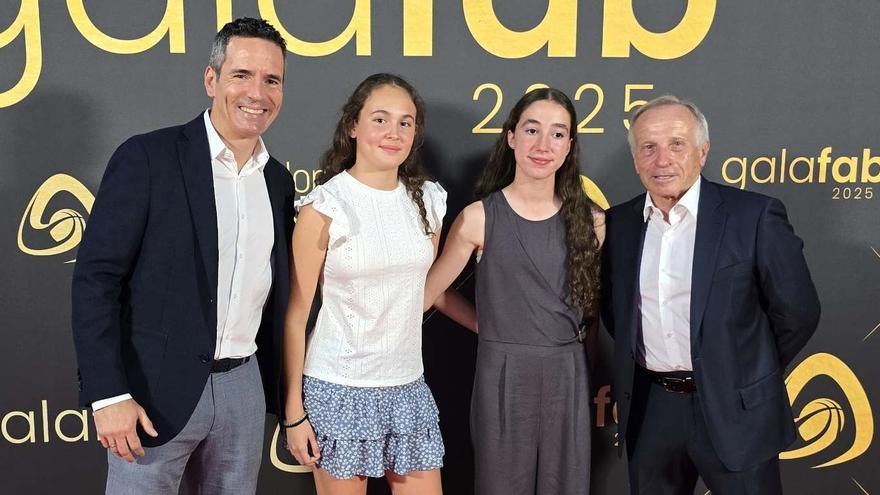 Foto de familia del equipo de trasplantes.