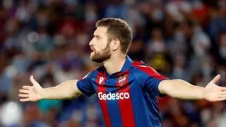 Asaltan el chalet de Mustafi con el futbolista dentro