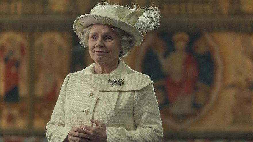 Imelda Staunton (Isabel II) en el episodio final de 'The Crown'.