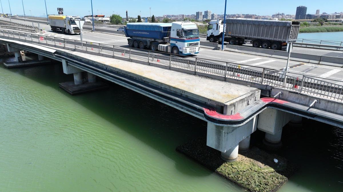 Puente que cruza el río Francolí