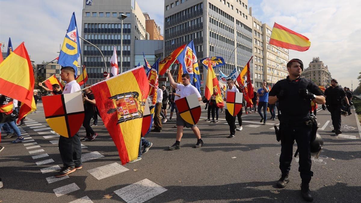 Manifestación de la extrema derecha en la plaça Espanya
